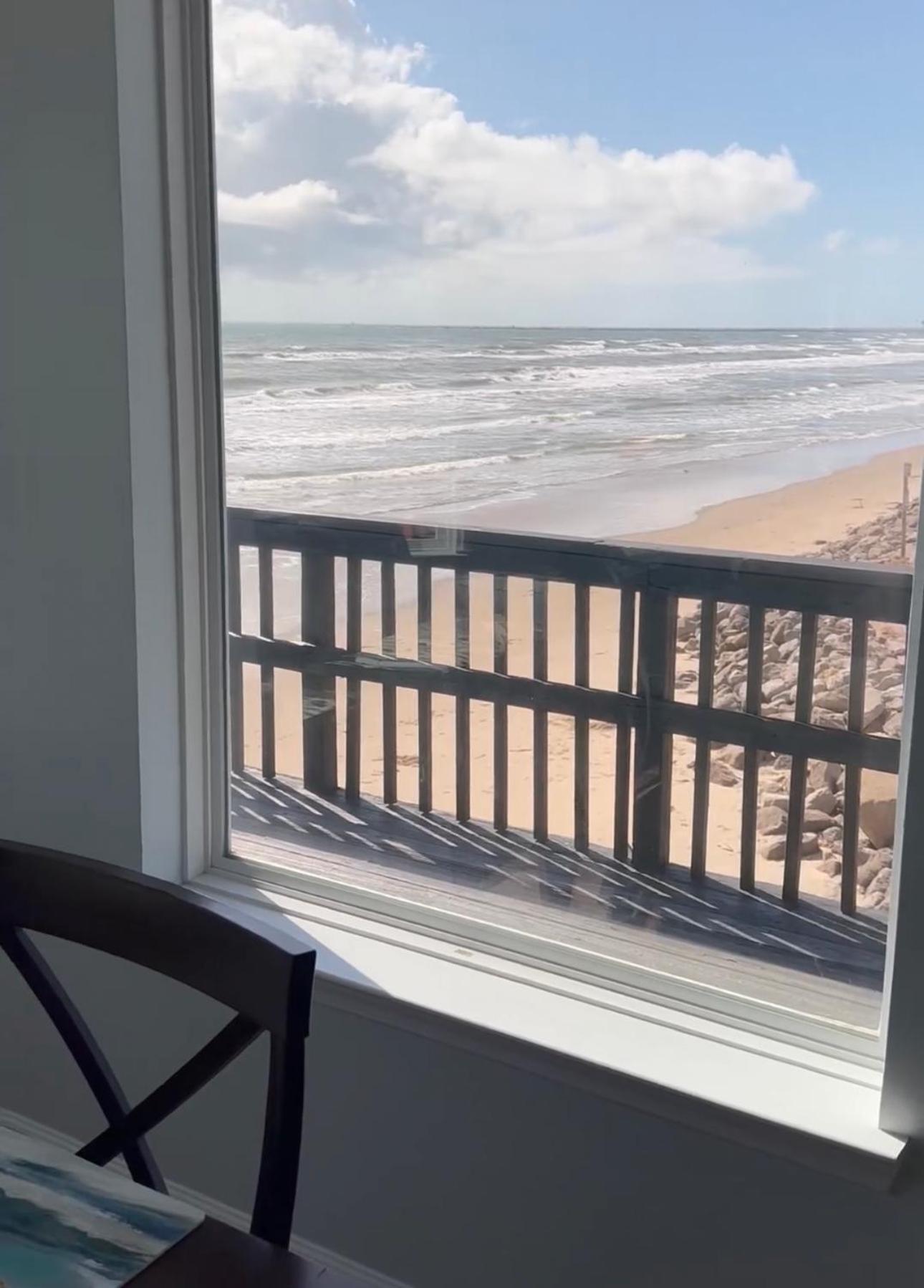 Ferienhaus Surfside Beachfront Dream