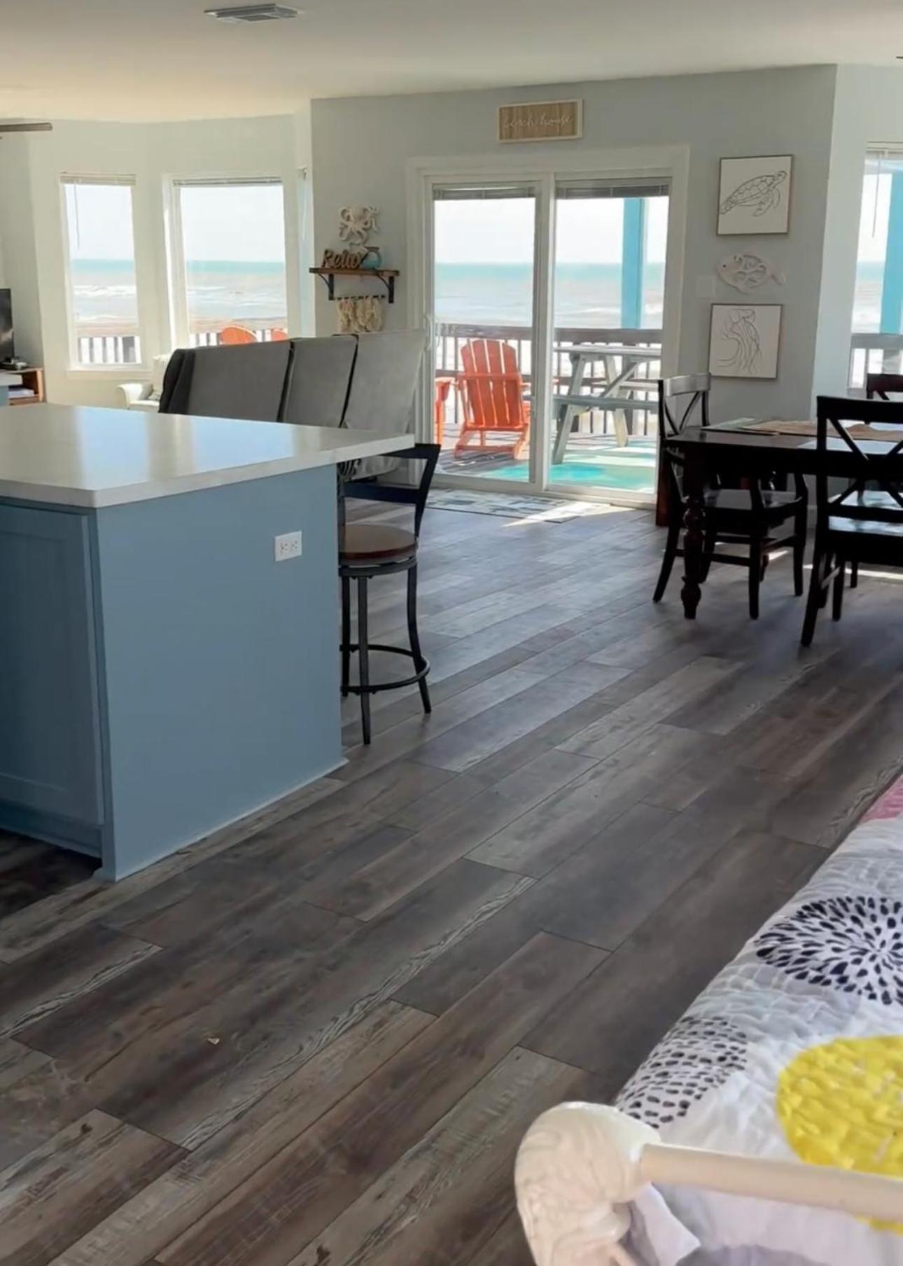 Surfside Beachfront Dream * Surfside Beach