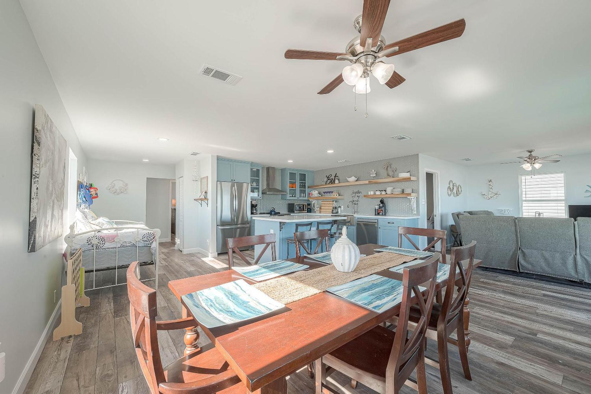 Holiday home Surfside Beachfront Dream *