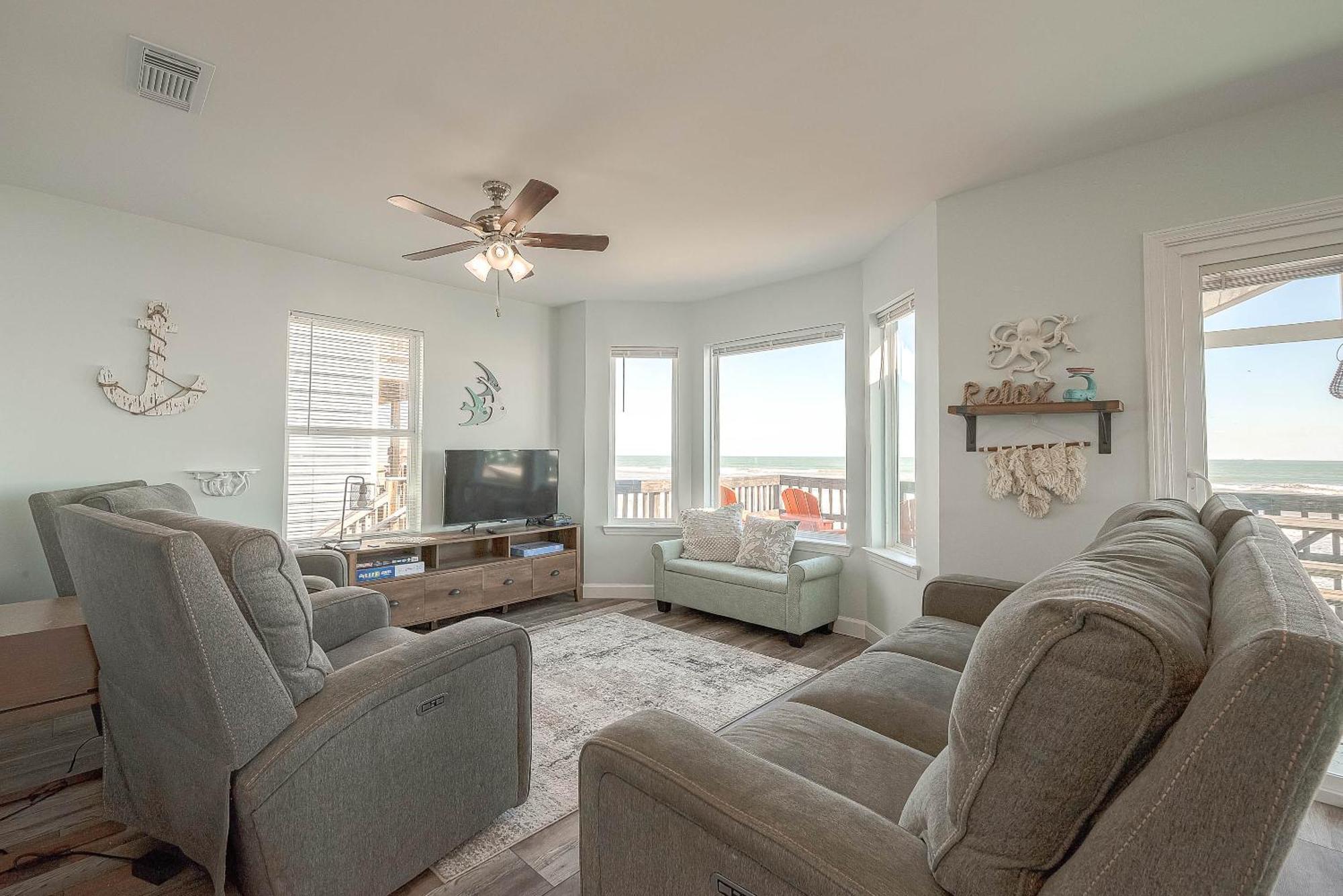 Surfside Beachfront Dream Holiday home